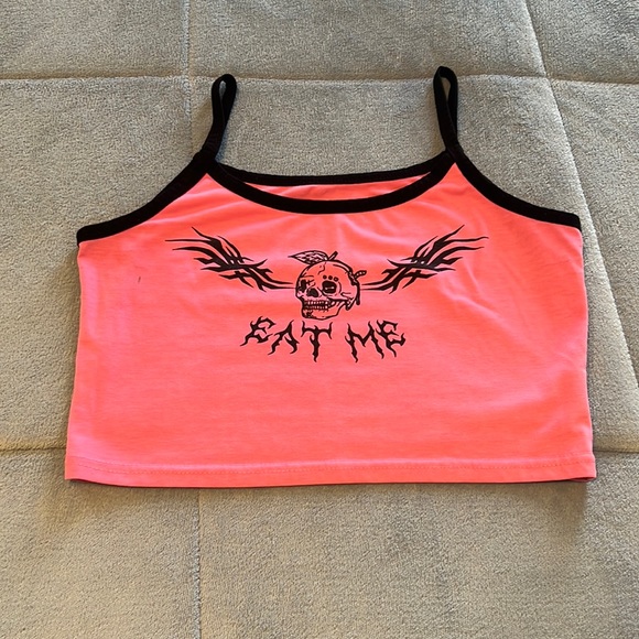 ROMWE Tops - Pink Graphic Crop Top